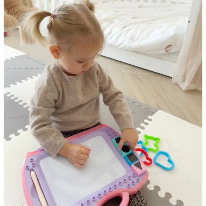 Znikopis z wieloma wzorami do rysowania i pisania