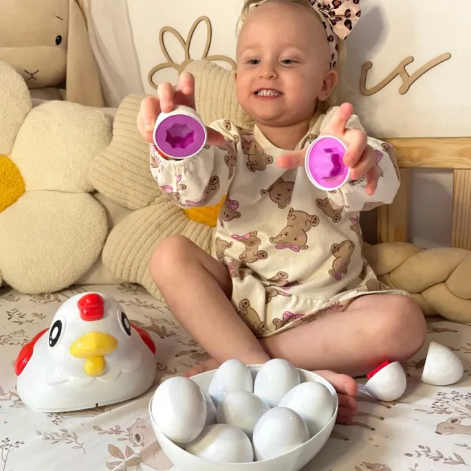 Edukacyjna zabawka Montessori rozwijająca zdolności manualne.