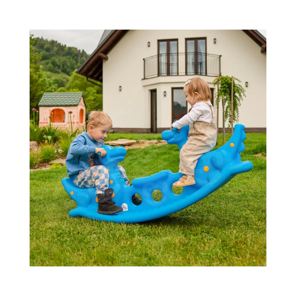 Bezpieczna huśtawka dla dzieci w ogrodzie