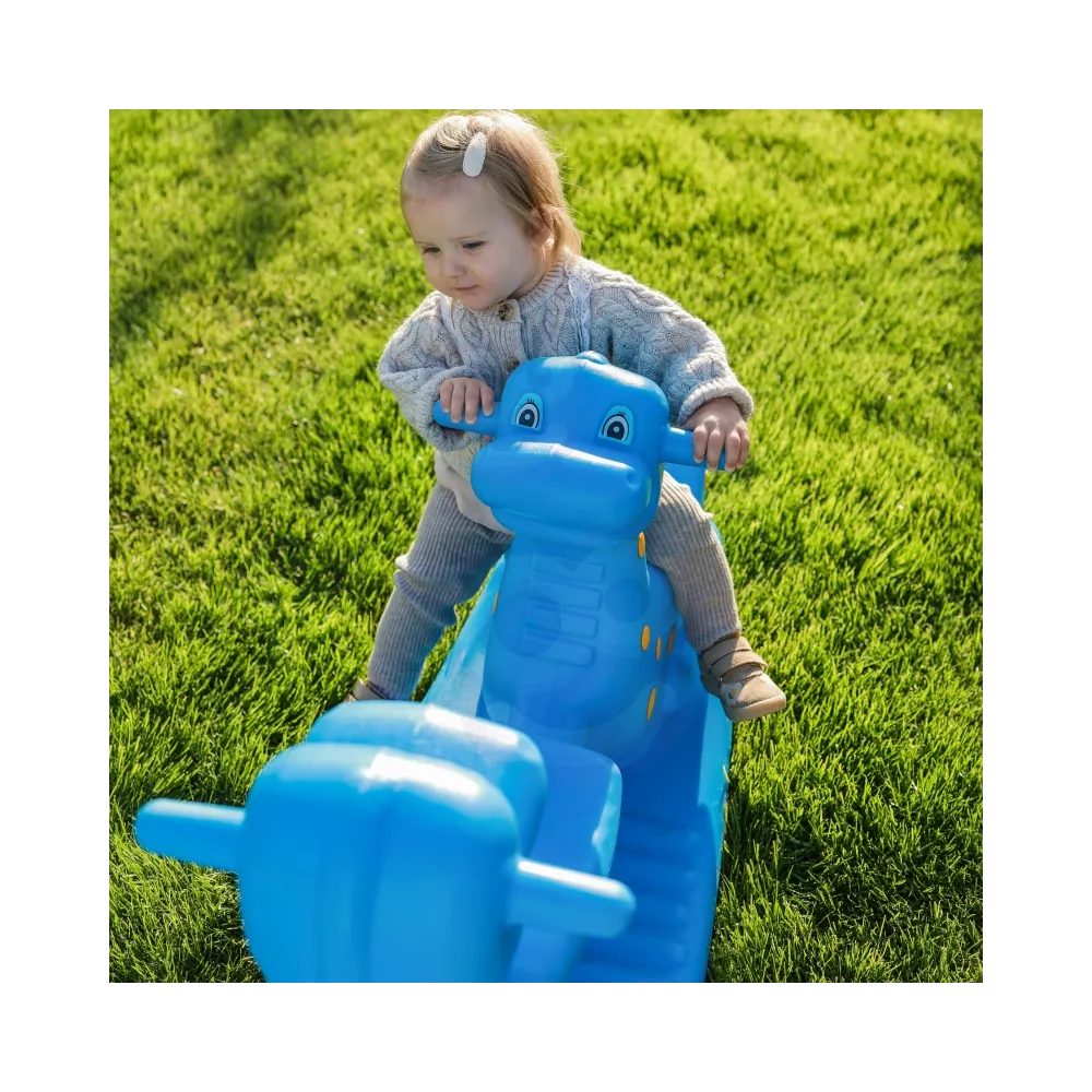 Trwała huśtawka z uchwytami do stabilnego bujania