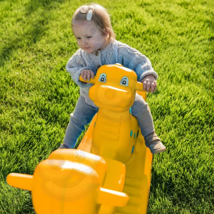 Bezpieczne uchwyty w bujaku dino