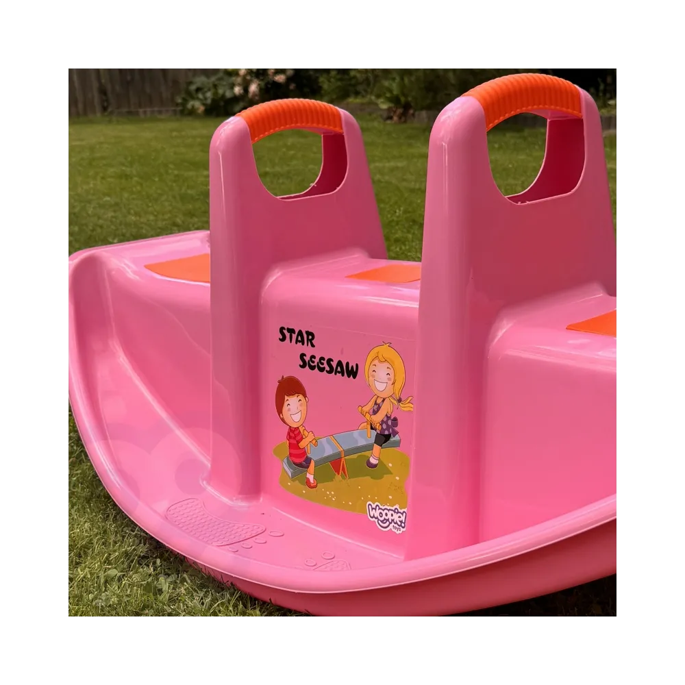 Kolorowy bujak z przyjaznym dzieciom designem