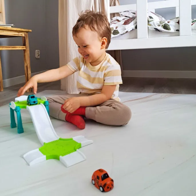 WOOPIE zestaw toru z realistycznymi znakami drogowymi.