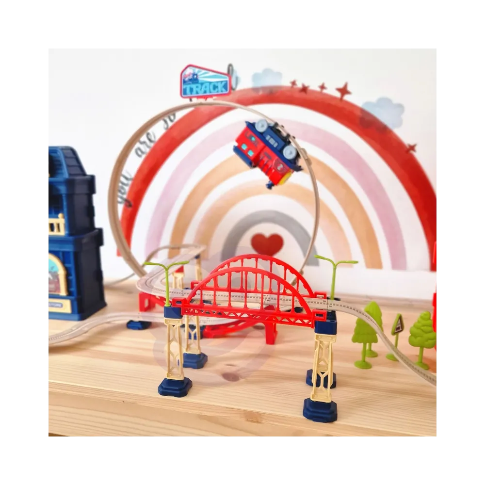 Zestaw torów z lokomotywką i akcesoriami do zabawy
