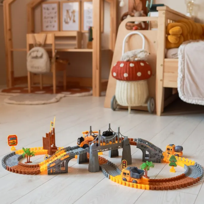 Kolejka elektryczna Woopie z mostami, zakrętami i dekoracjami