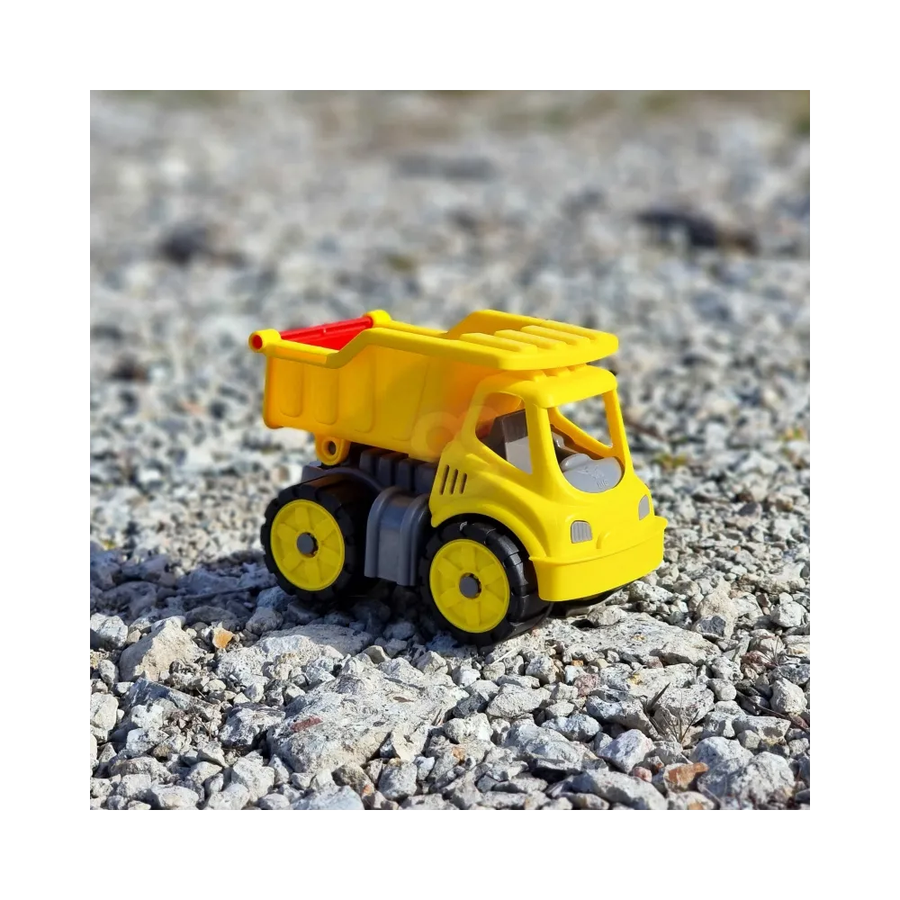 Dziecięca wywrotka z realistycznym wyglądem pod kątem bocznym