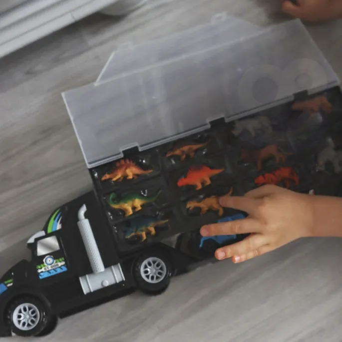 Zestaw z dinozaurami i helikopterem