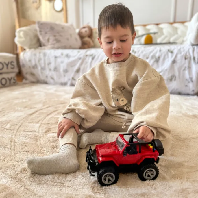 Model terenu Jeep z efektami świetlnymi i dźwiękowymi