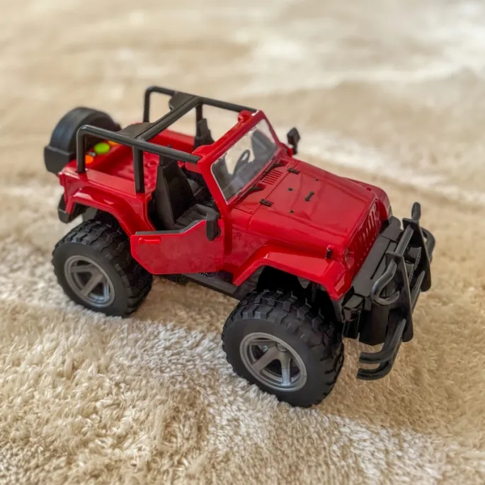 Samochód terenowy dla dzieci z otwieranymi drzwiami