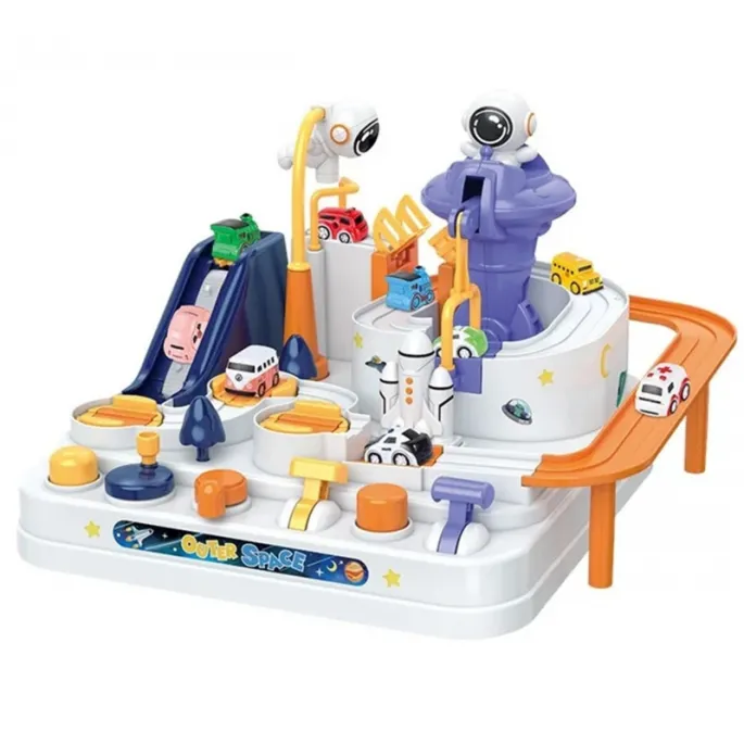 Trzy kolorowe samochody do zabawy na torze przeszkód.