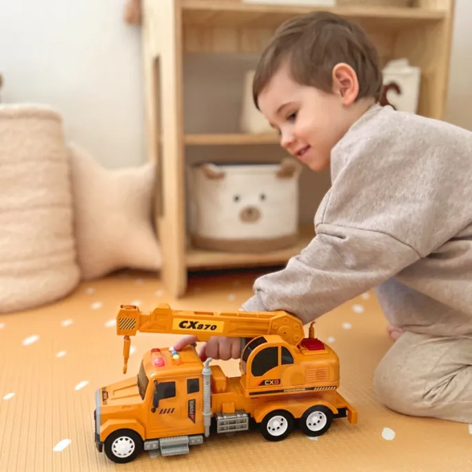 Dźwig z efektami dźwiękowymi i świetlnymi