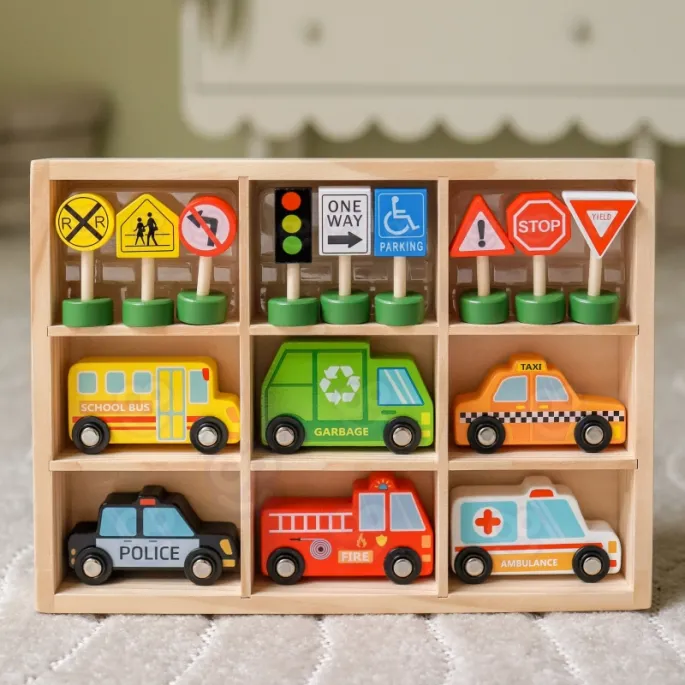 Zestaw znaków drogowych z drewnianymi pojazdami