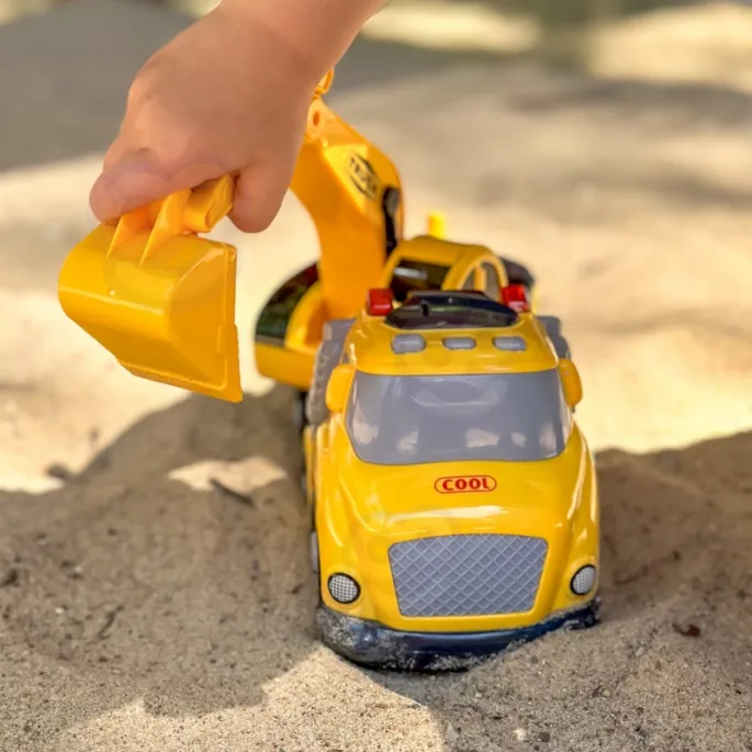 Koparka dla najmłodszych wykonana z bezpiecznych materiałów