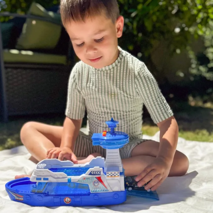 Realistyczne efekty świetlne w łodzi patrolowej Woopie