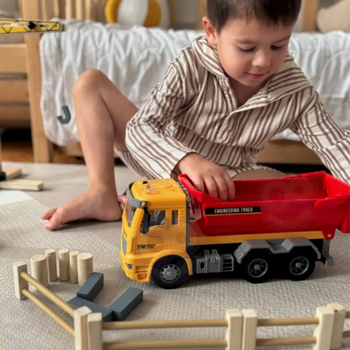 realistyczna wywrotka w skali 1:12 dla dzieci