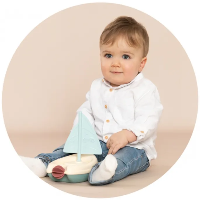 Bezpieczna żaglówka dla dzieci w kolorowych kolorach