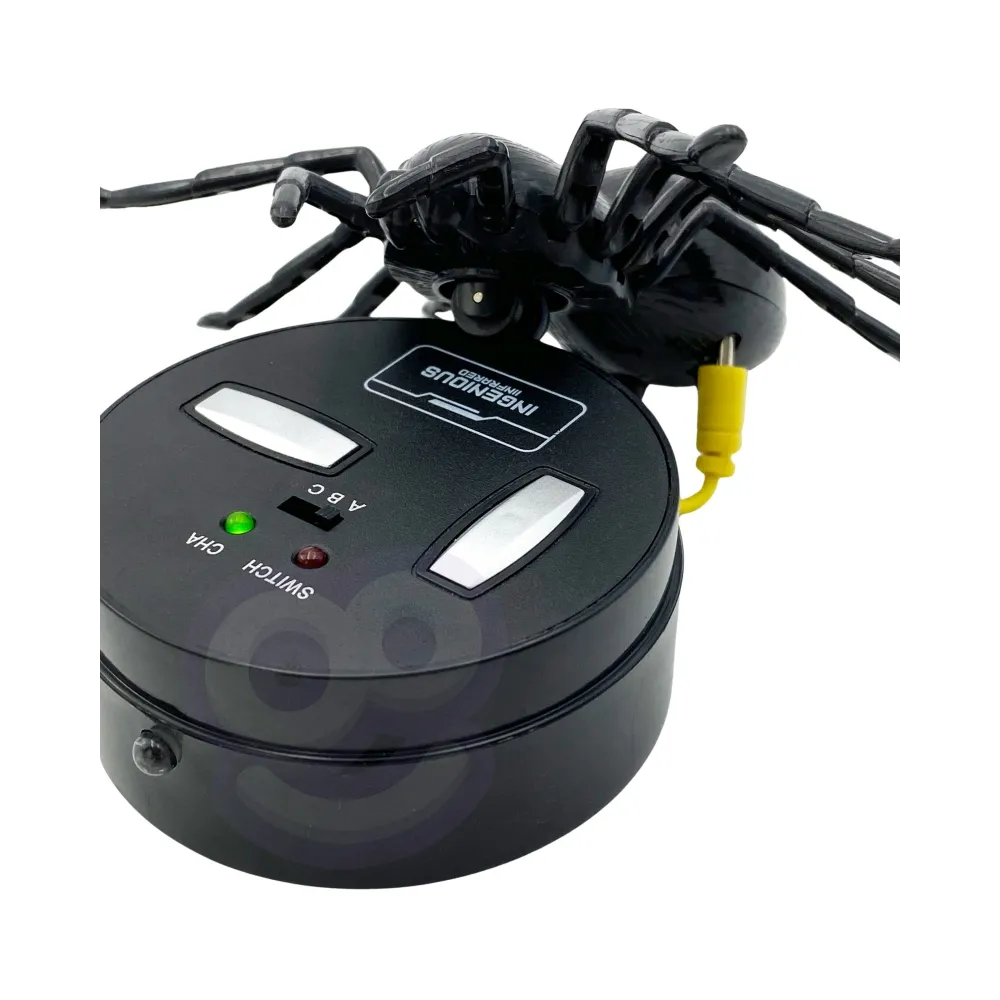 Zabawny pająk na pilota z efektownym designem