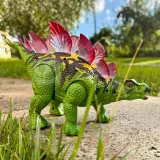 Dinozaur wydający odgłosy prehistoryczne