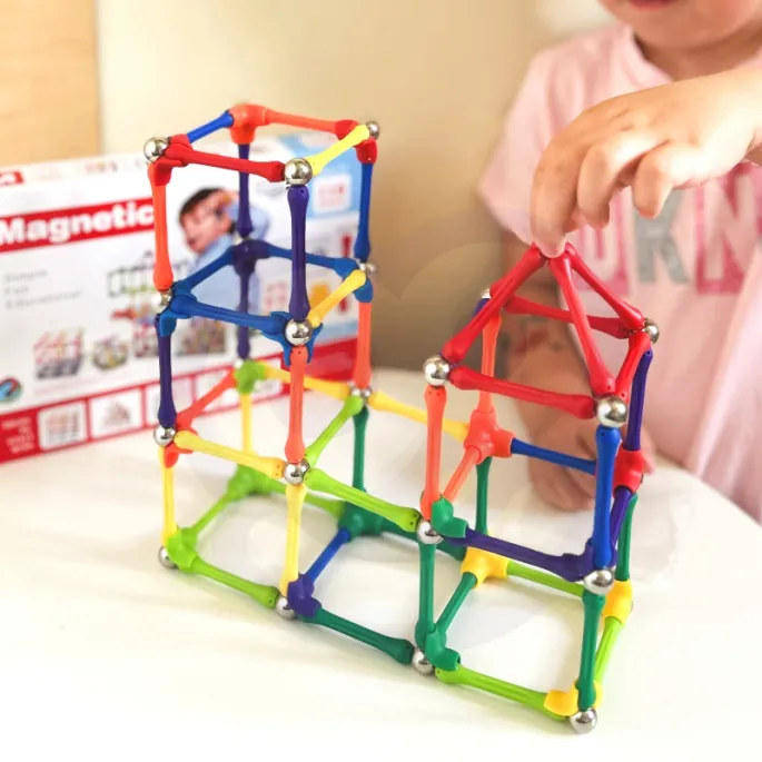 Kreatywna zabawa z klockami magnetycznymi