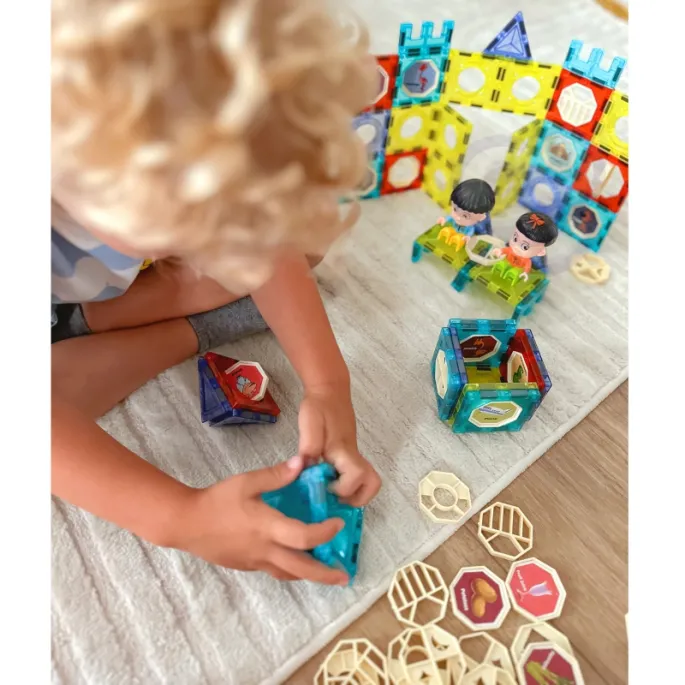 Zestaw klocków z figurkami i naklejkami