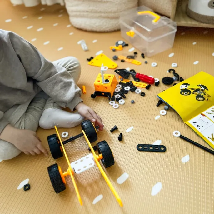 Różnorodne modele do zbudowania z zestawu WOOPIE