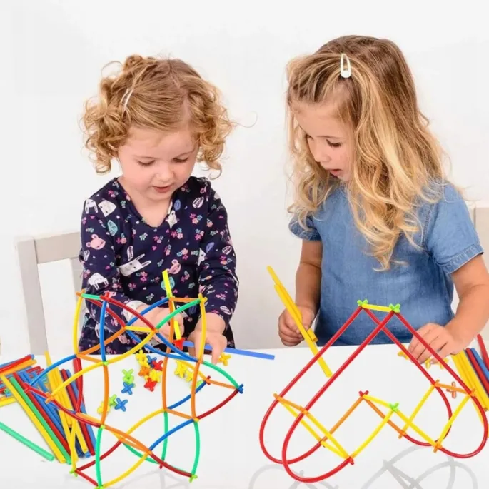 Zestaw konstrukcyjny z bezpiecznych materiałów