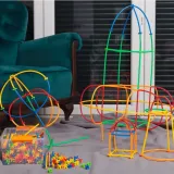 Bezpieczne i trwałe słomki do zabawy dla dzieci od 3 roku życia.