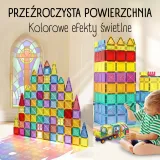 Kolorowe elementy klocków Woopie prezentowane na białym tle