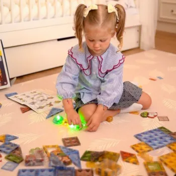 WOOPIE Klocki Magnetyczne Konstrukcyjne Świecące 3D Świat Zwierząt 124el.