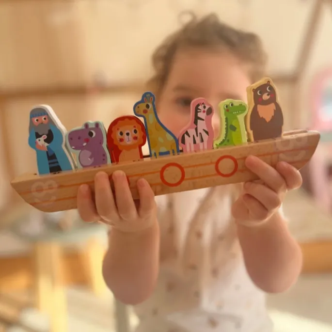 Logiczna zabawa dla najmłodszych z drewnem