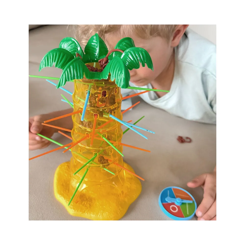 Elementy gry: małpki, patyczki i palma w zestawie