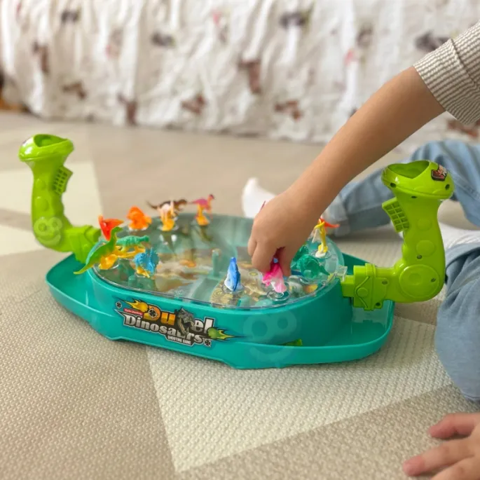 Kolorowe figurki dinozaurów w zestawie