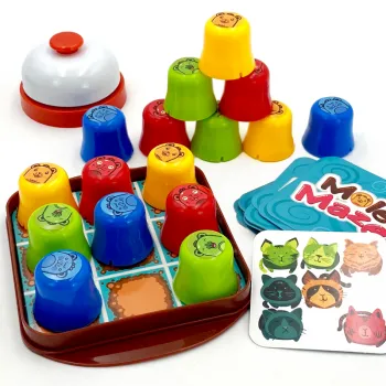 Zbliżenie na komponenty gry WOOPIE IQ 2w1 edukacyjno-strategicznej