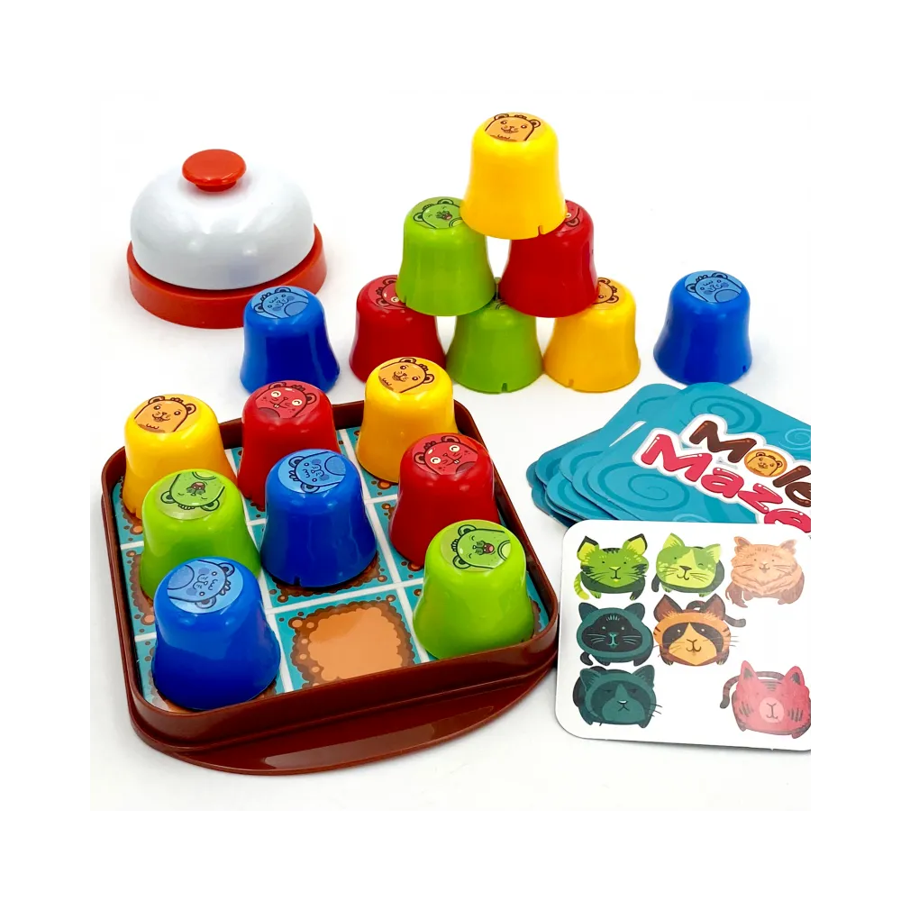 Zbliżenie na komponenty gry WOOPIE IQ 2w1 edukacyjno-strategicznej