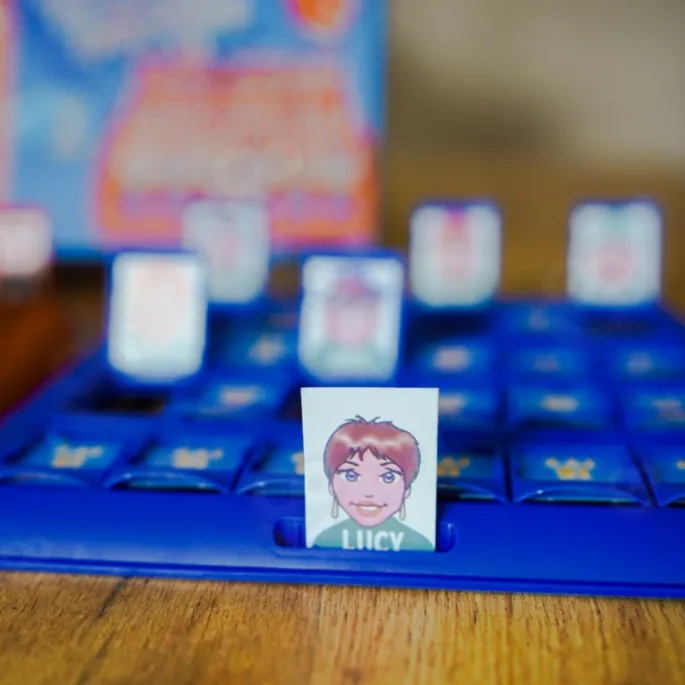 Odgadnij kto to jest - rozwijająca gra dla całej rodziny.