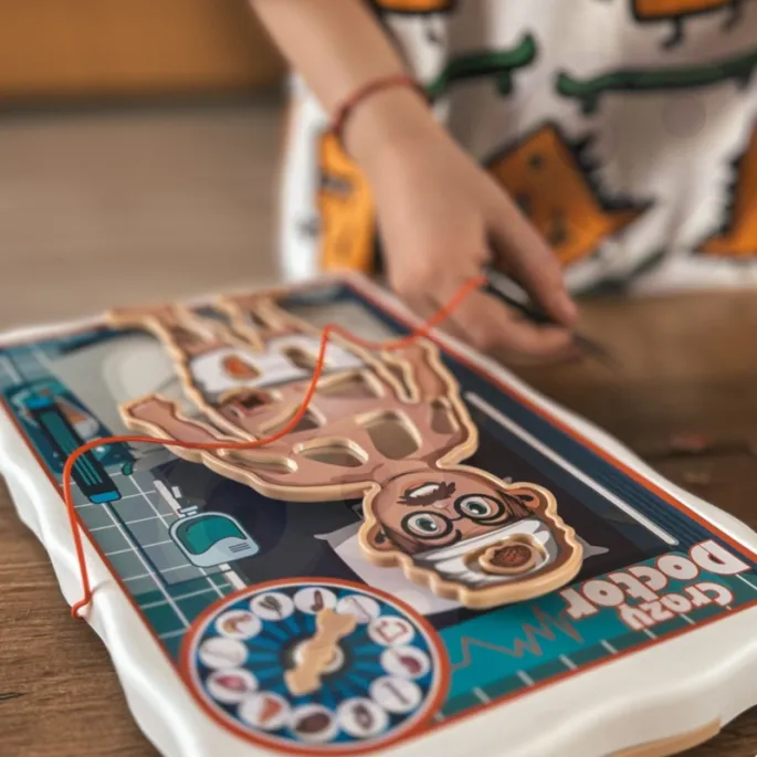 Gra dla dzieci ucząca precyzji i cierpliwości.