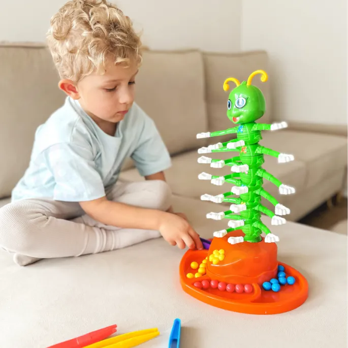 Wielokolorowa stonoga - gra zręcznościowa dla dzieci