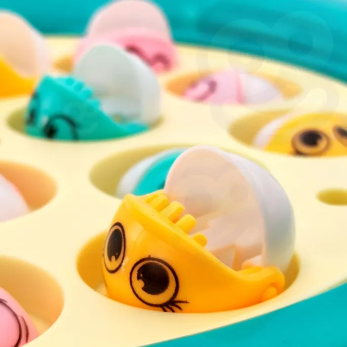 Zestaw do gry dla dzieci z kolorowymi rybkami