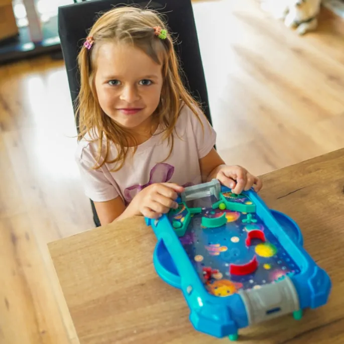 Gra zręcznościowa dla dzieci od 4 roku życia.