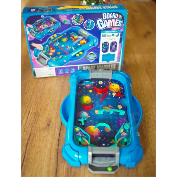 Flipper z kolorowymi elementami dla najmłodszych.