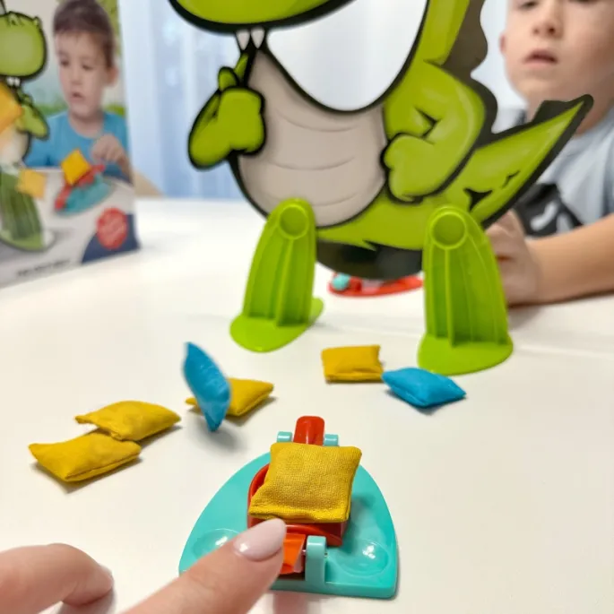 Interaktywna gra dinozaura - emocjonujące chwile