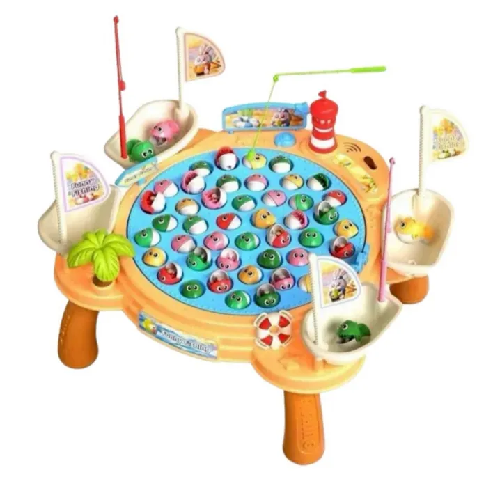 Piracki stolik z obracającymi się rybkami