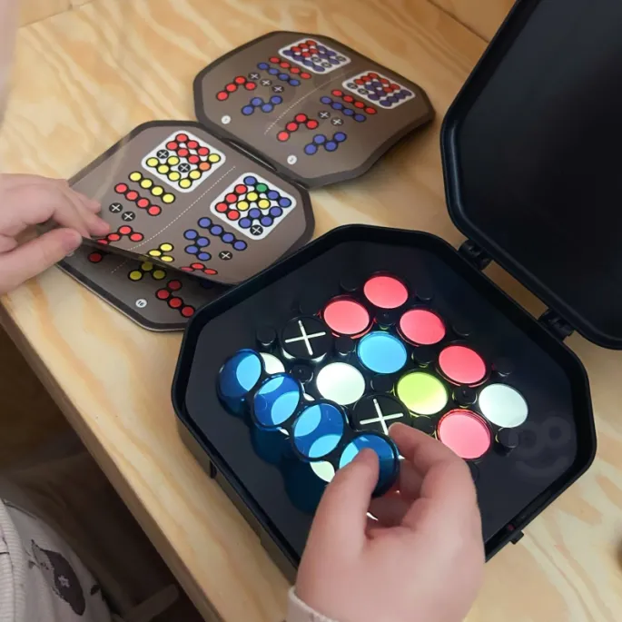 Puzzle z podświetlaną planszą