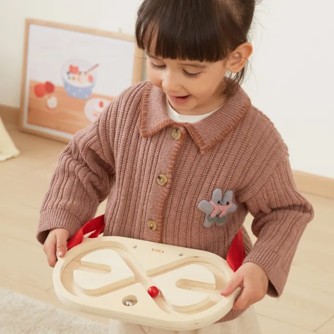 Zestaw labiryntów do balansowania ciałem dla dzieci.