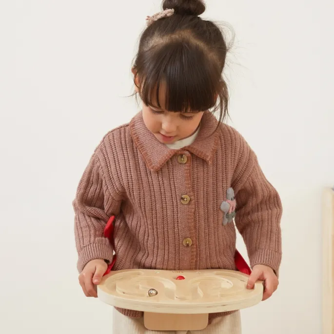 Ekscytująca zabawa w parach z drewnianymi labiryntami.