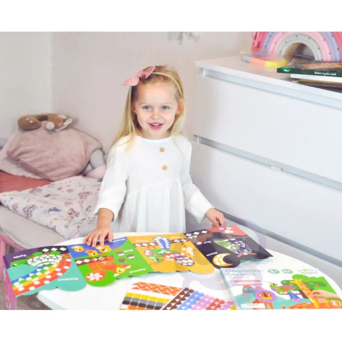 Manualna zabawa z naklejkami