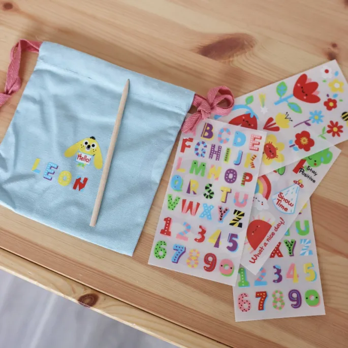 Dziecięca torebka do dekoracji naklejkami