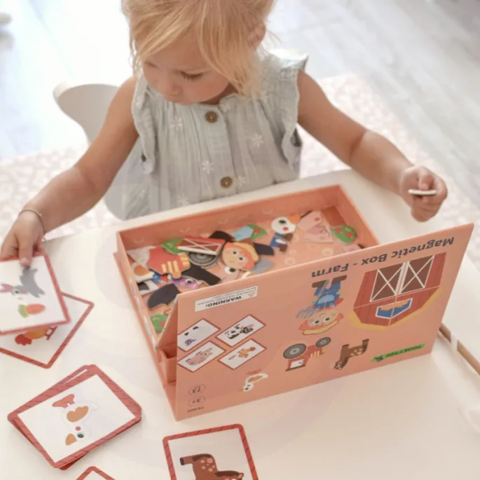 Zestaw magnetycznych puzzli z 12 planszami.