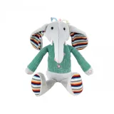 Uroczy słonik z podświetlonymi policzkami