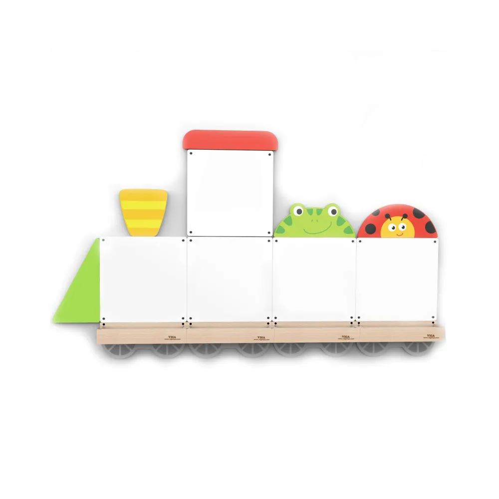 Edukacyjny zestaw pociąg z tablicami do rysowania i pisania.